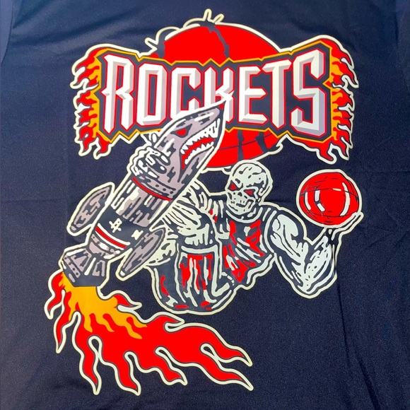 Men’s Large Houston Rockets Black NBA Short Sleeve GRAPHIC T-Shirt ROCKET MAN! - Picture 3 of 7
